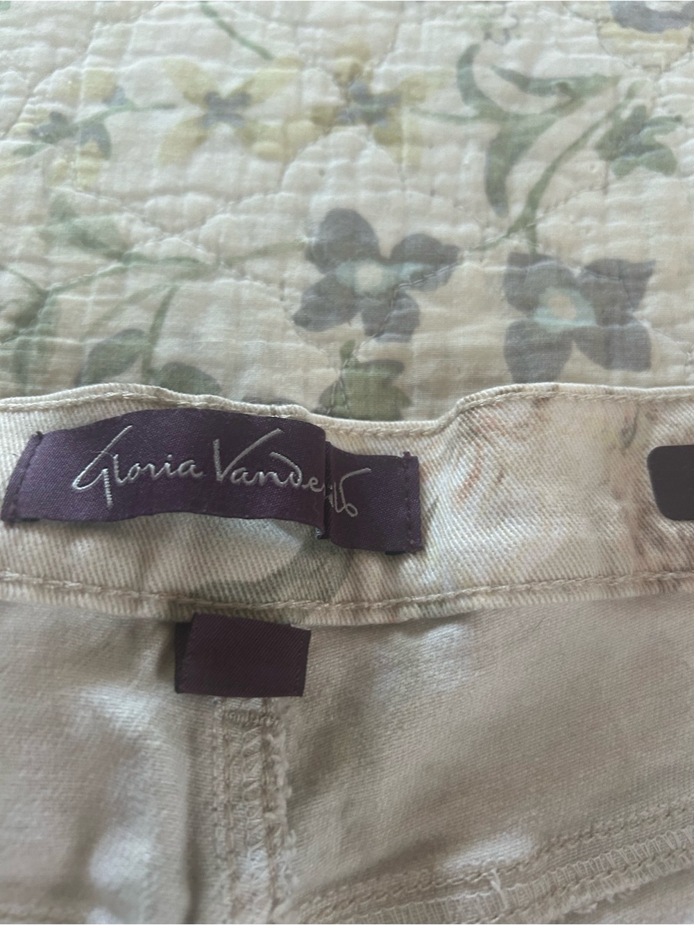 Gloria Vanderbilt Beige Floral Ankle Jeans - Picture 3 of 9